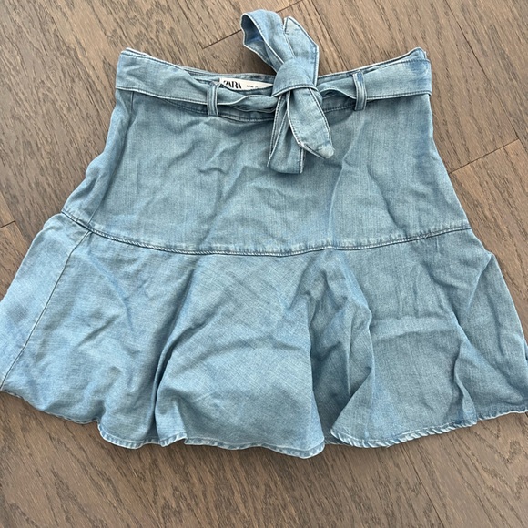 Zara Soft Denim Short - XS - Picture 1 of 3